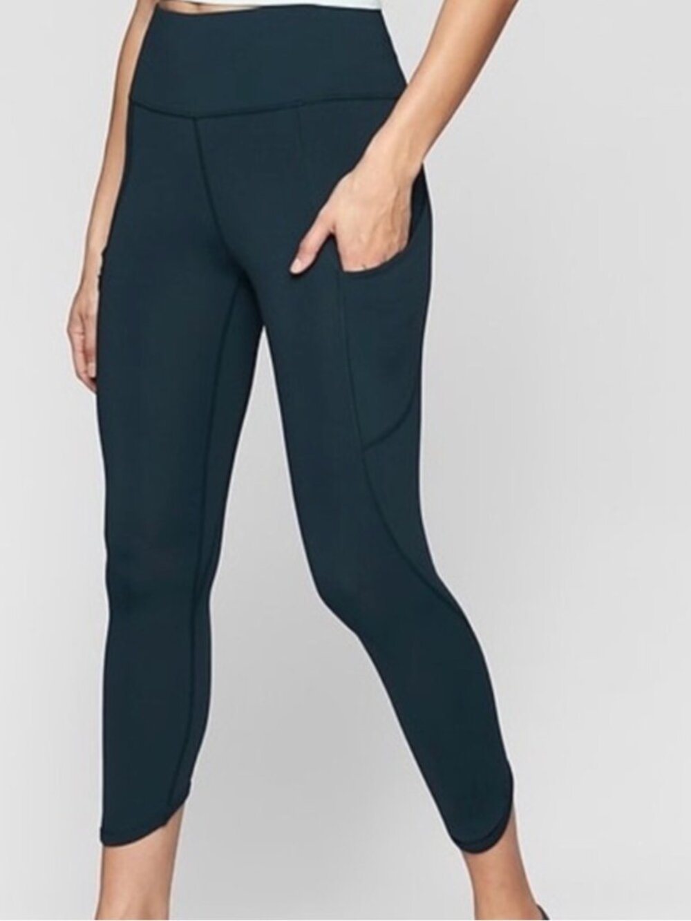 ATHLETA Women's EUC Up for Anything 7/8 Leggings‎ #209918 | Size M